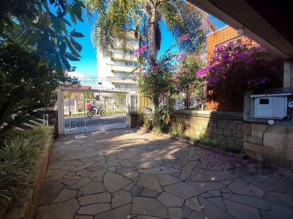 Excelente casa de 290m² com 4 dormitórios e 4 vagas