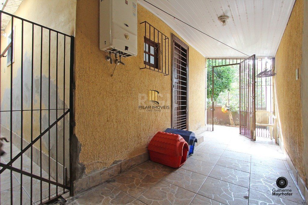 Casa para Venda - 150m², 2 dormitórios, 2 vagas - Nonoai