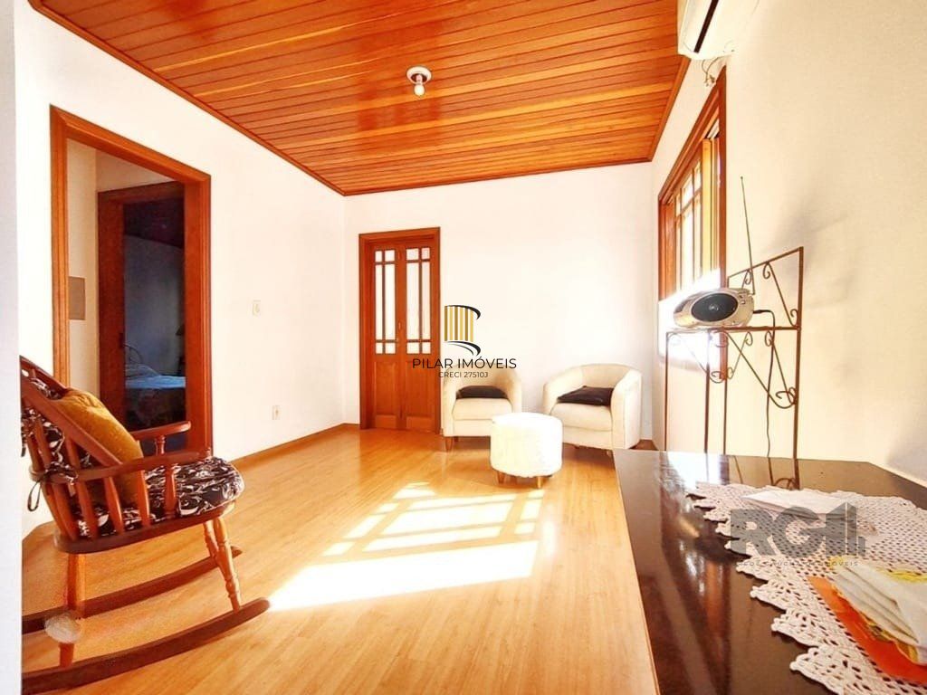 Casa de 3 dormitórios, bairro São Sebastião
