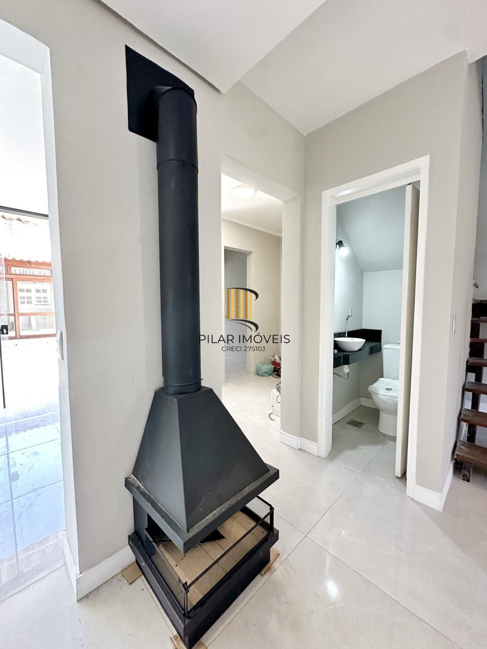 Casa 3 dormitórios no bairro Hípica