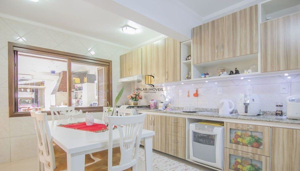 Casa para Venda - 252m², 3 dormitórios, sendo 1 suites, 3 vagas - Parque Santa Fé