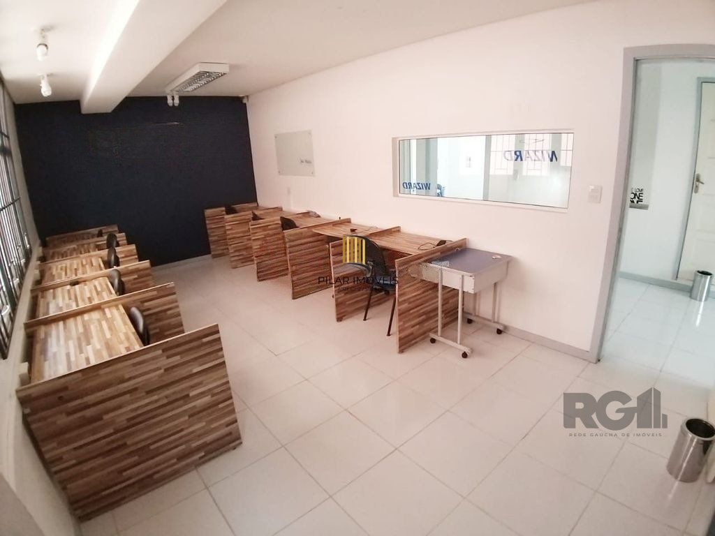 Casa comercial com 12 dormitórios no bairro Teresópolis
