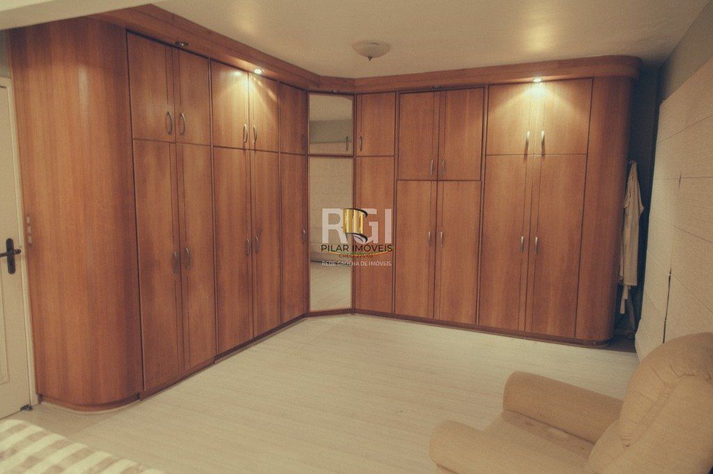 Casa para Venda - 900m², 5 dormitórios, sendo 2 suites, 5 vagas - Vila Nova
