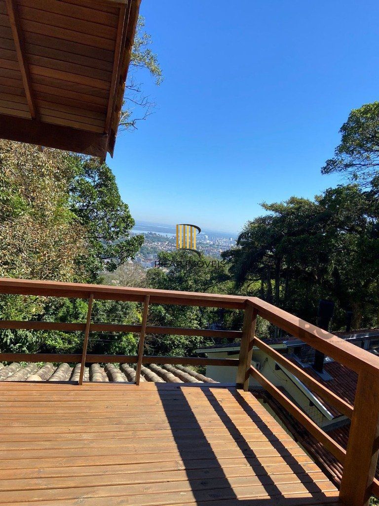 Casa 3 dormitórios no bairro Teresópolis