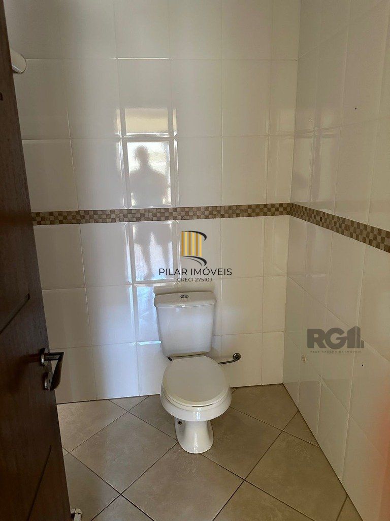 Casa de 3 dormitórios com 144m², no bairro Lomba do Pinheiro