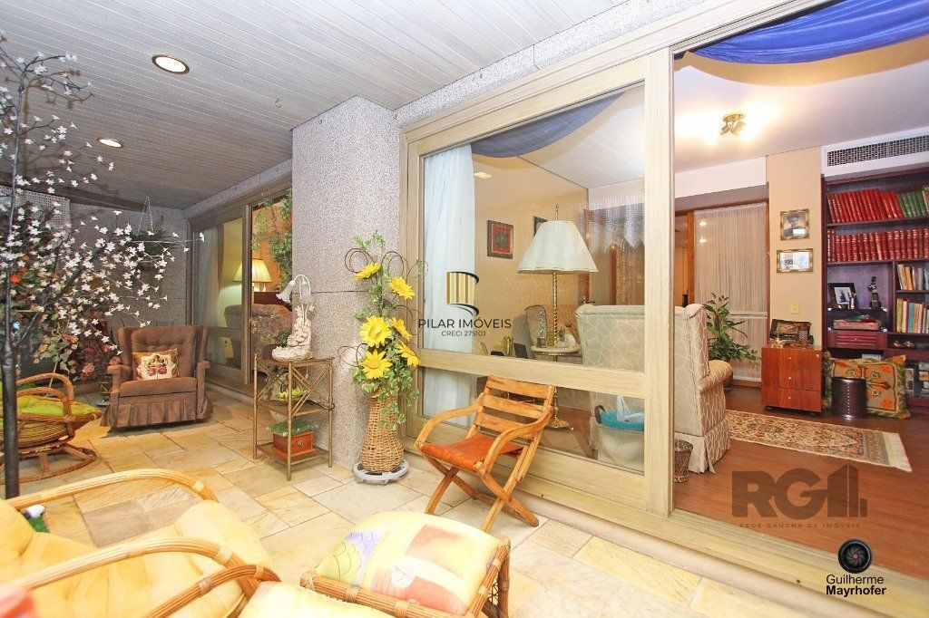 Excelente apartamento de 315m² com 3 dormitórios e 2 vagas.