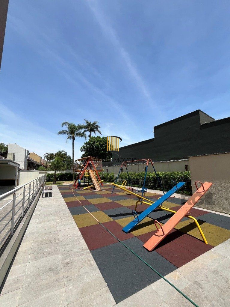 Apartamento NOVO de 104m² - 3 dormitórios, 1 suíte, churrasqueira e 2 vagas de garagem no bairro Petrópolis