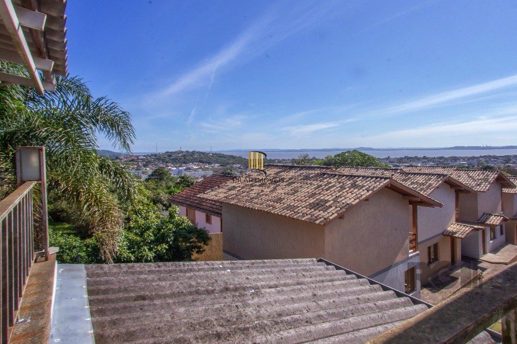 Casa em condomínio de 177m², 3 dormitórios, 1 vaga no bairro Ipanema