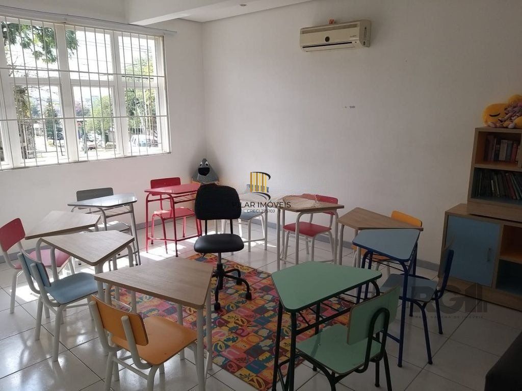 Casa comercial com 12 dormitórios no bairro Teresópolis