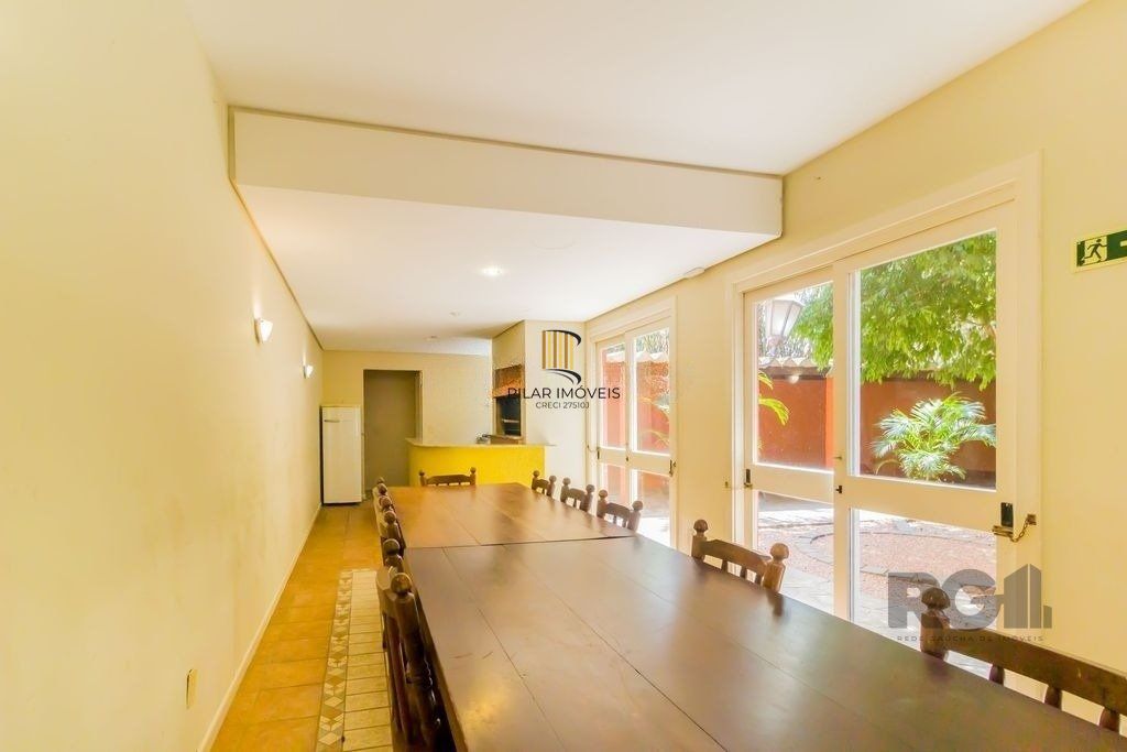 Casa em condomínio 110m² - 3 dormitórios sendo 1 suíte e 1 vaga de garagem no bairro Teresópolis