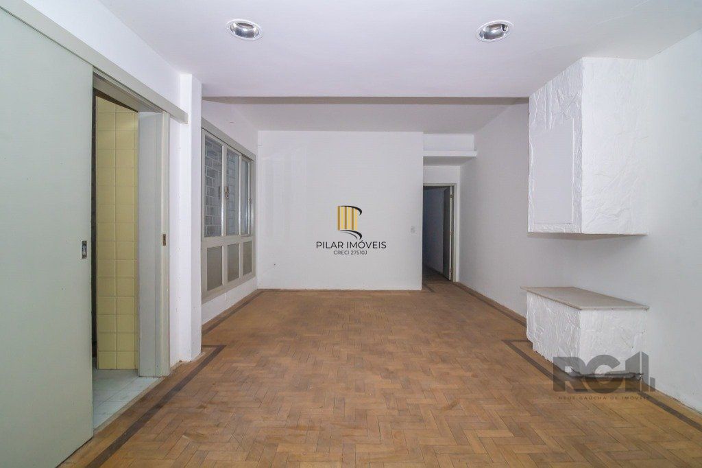 Casa 5 dormitórios no bairro Farroupilha