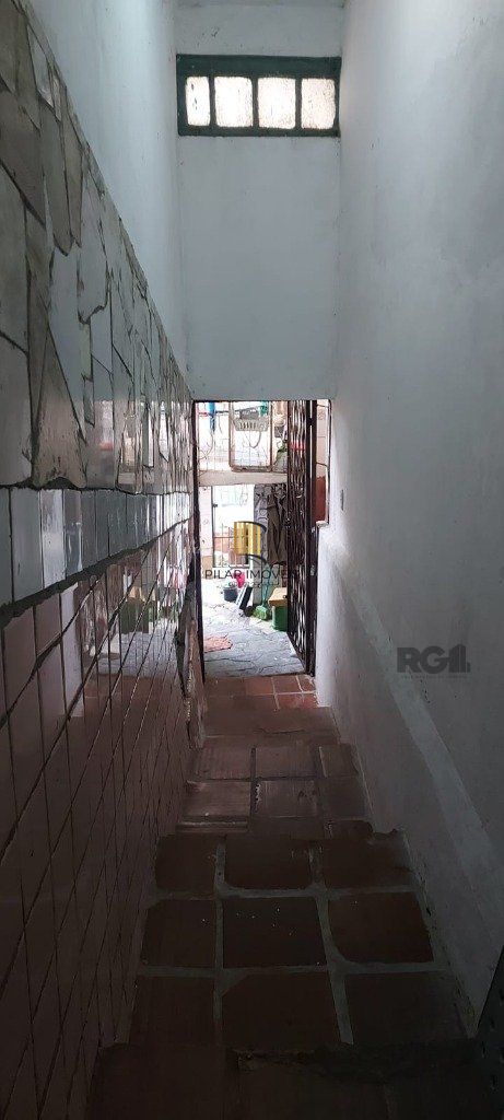 Casa 3 dormitórios quase esquina Av. Nonoai.