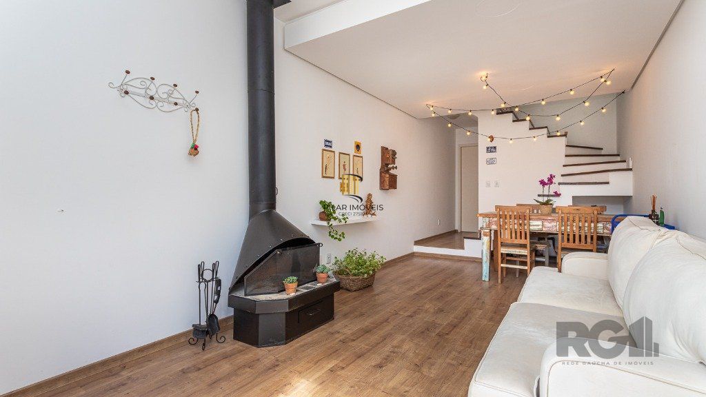Casa em condomínio de 109m² - 3 dormitórios, 1 suíte e 1 vaga no bairro Teresópolis