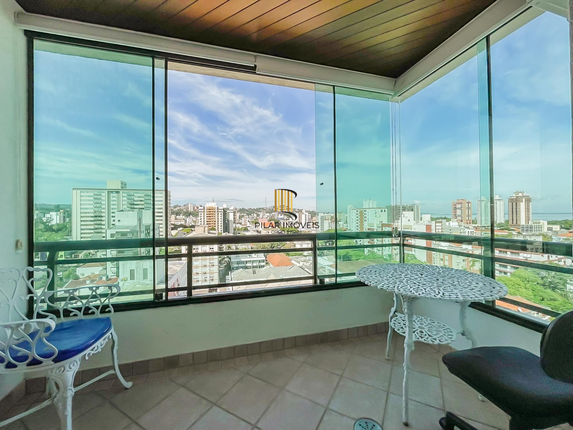 Lindo apartamento 03 dormitórios, duas vagas Coração Menino Deus