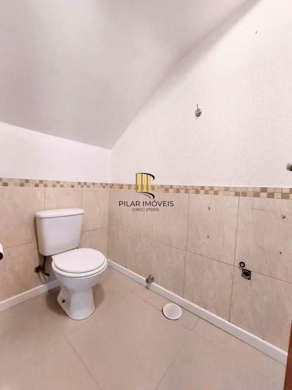 Casa à venda na Hípica, 3 dormitórios, suíte com closet, sótão com churrasqueira e terraço, condomínio fechado com lazer