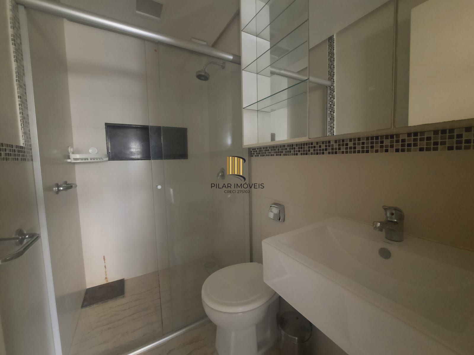 Apartamento mobiliado no Residence Suite Service em Porto Alegre, RS.