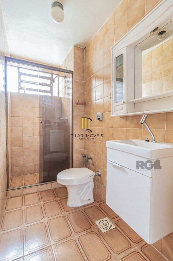 Apartamento de 2 dormitórios no bairro Glória