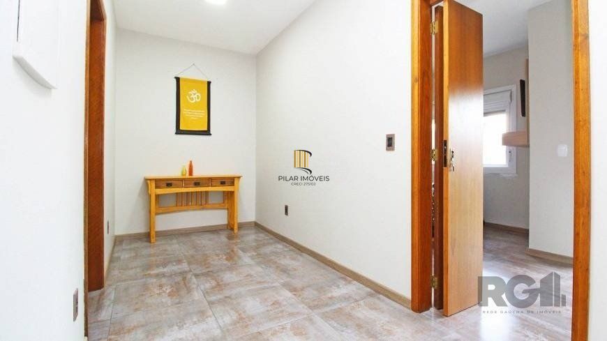 Casa 129m² - 3 dormitórios, 2 vagas no bairro Hípica