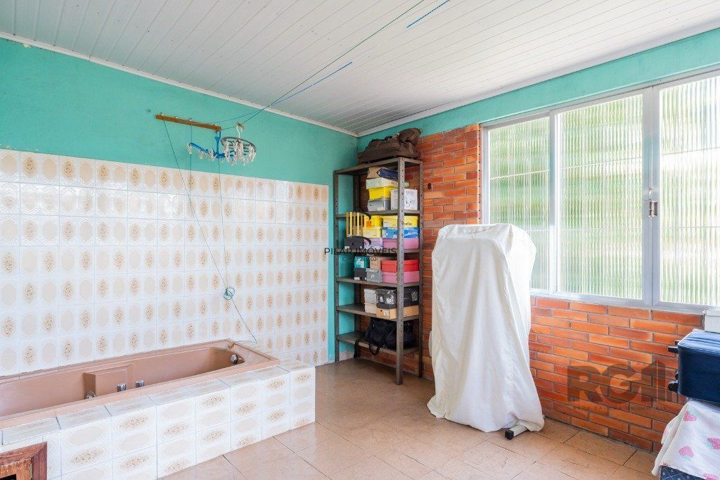 Casa com 4 dormitórios no bairro Gloria