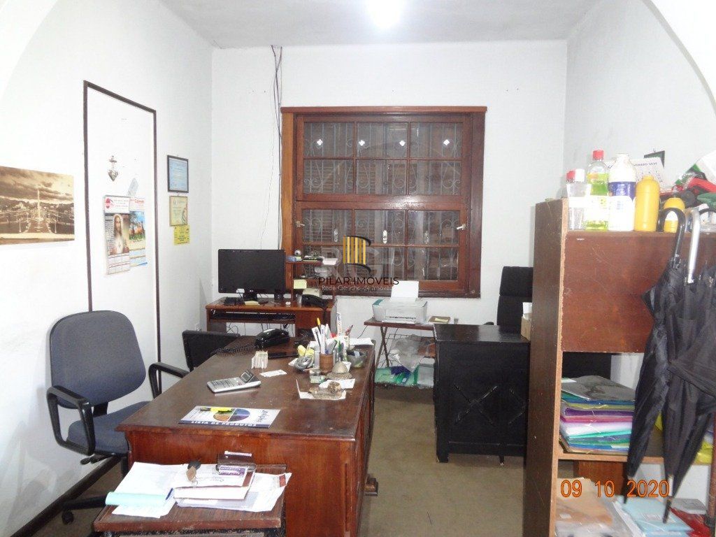 Casa para Venda - 250m², 3 dormitórios,  - Medianeira