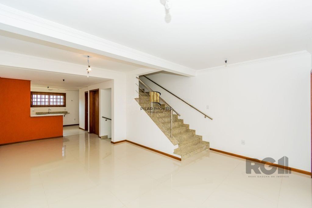 Casa 320m², 3 dormitórios, 3 vagas no bairro Jardim Itu