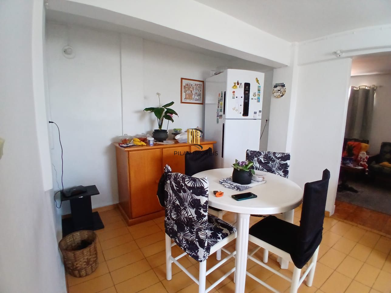 Casa com 03 dormitorios e amplo jardim no bairro Santa Tereza /RS