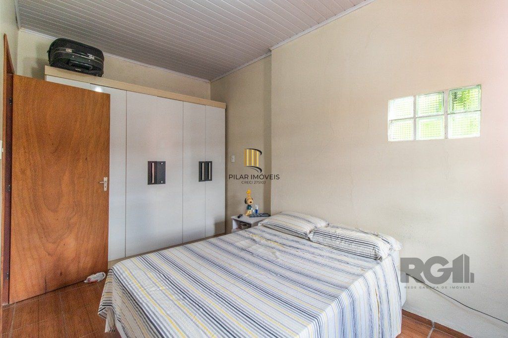 Casa com 3 dormitórios e 3 vagas no bairro Santa Tereza