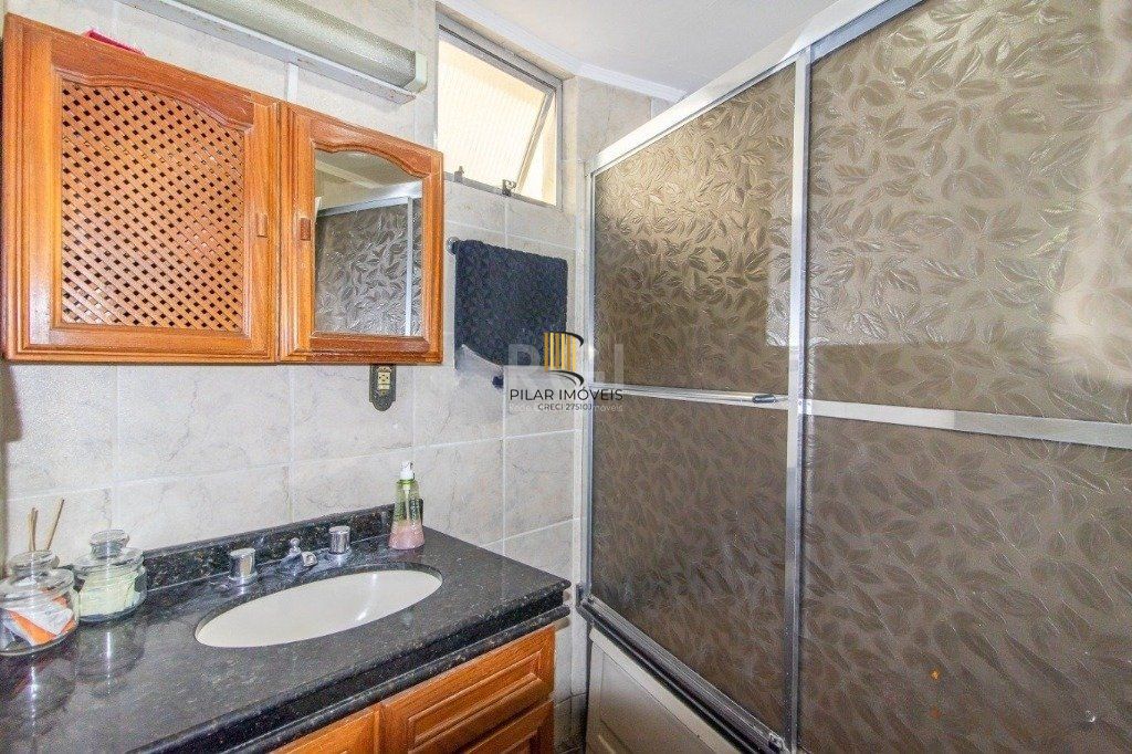 Apartamento de 77m², Bairro Menino Deus
