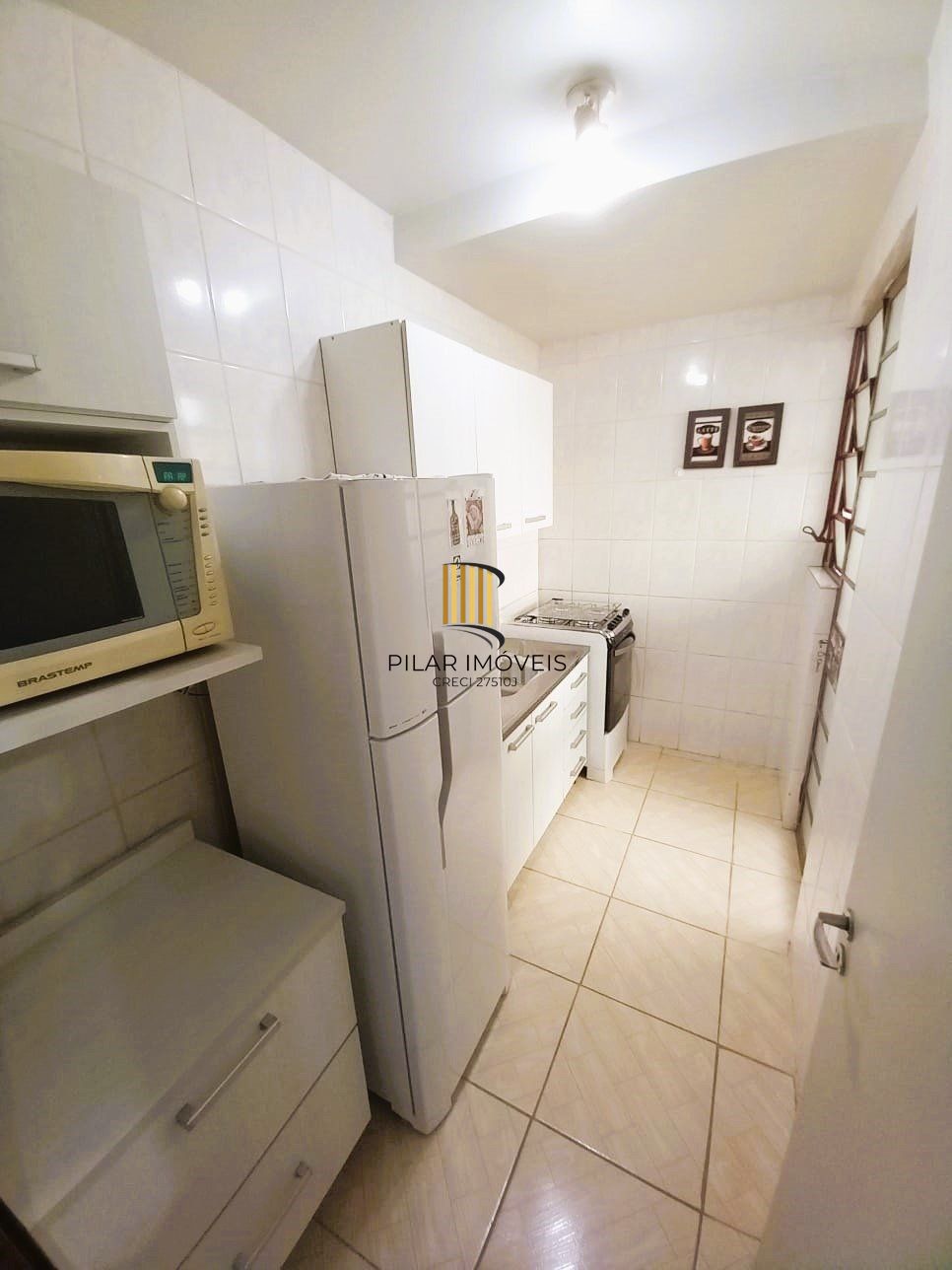 Apartamento de 01 dormitorio com vaga de garagem no bairro Menino Deus-Porto Alegre /RS