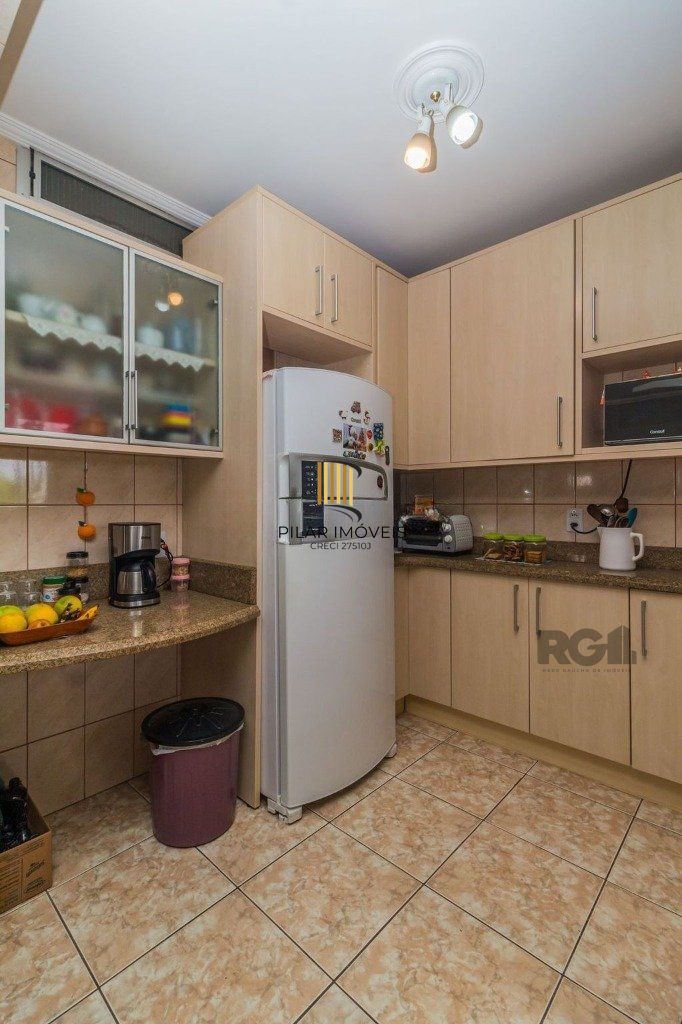 Casa de 4 dormitórios no bairro Sarandi