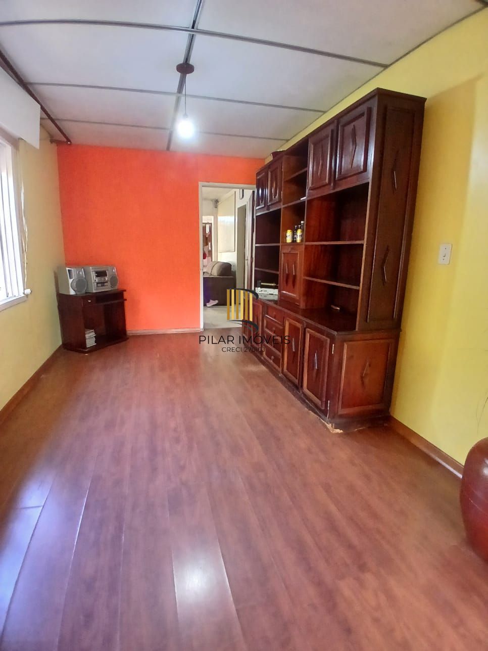 Ampla casa com patio no bairro Rubem Berta .