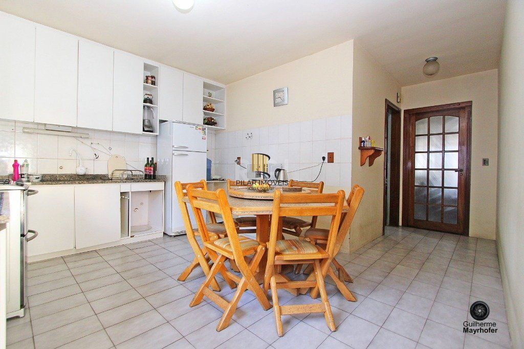 Casa para Venda - 180m², 3 dormitórios, sendo 1 suites, 3 vagas - Parque dos Maias