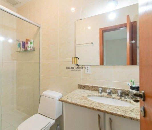Excelente casa de 157m² com 3 dormitórios, 4 vagas e piscina.
