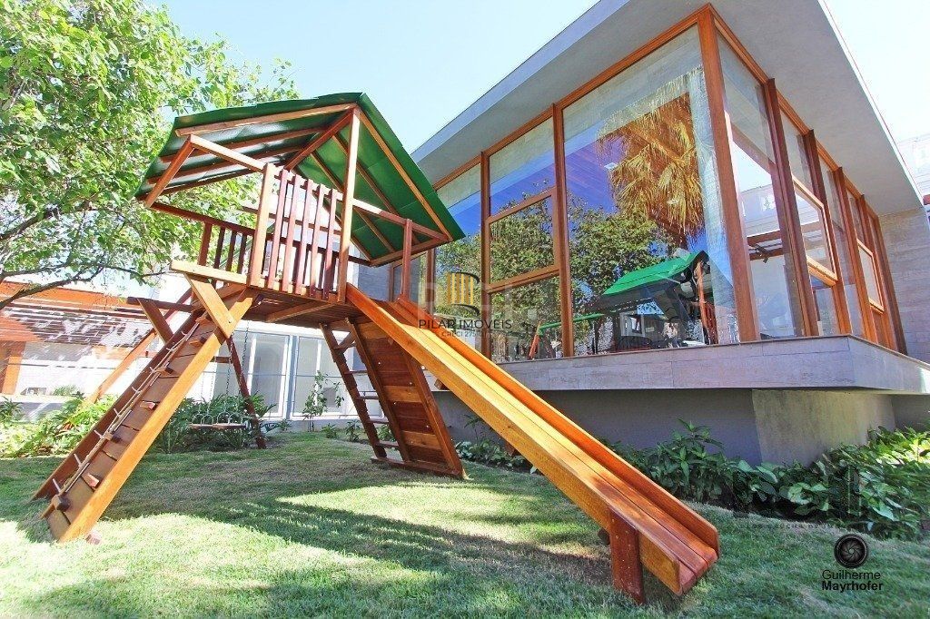 Casa Condominio para Venda - 221,59m², 3 suítes, 2 vagas - Teresópolis