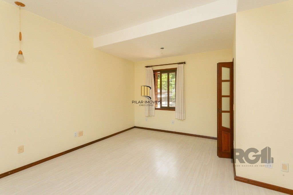 Casa com 5 dormitórios no bairro Jardim Carvalho