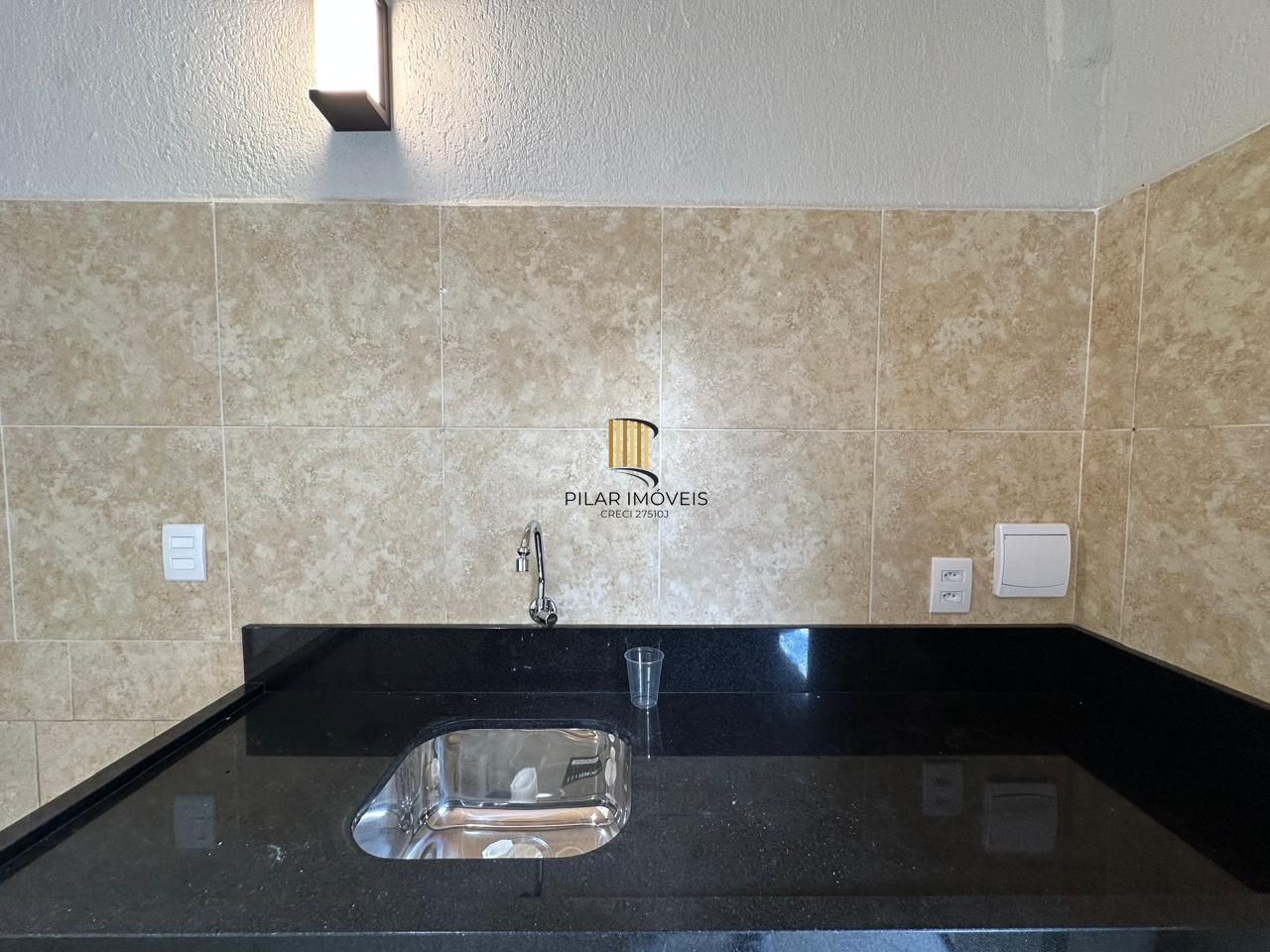 Casa 3 dormitórios no bairro Hípica