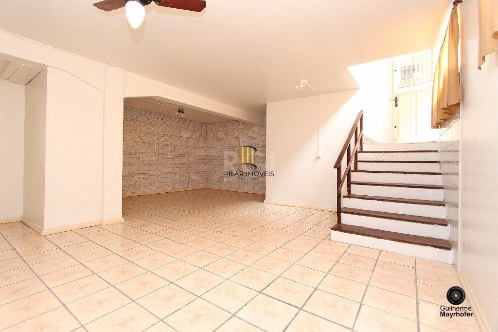 Casa para Venda - 233m², 4 dormitórios, 5 vagas - Nonoai