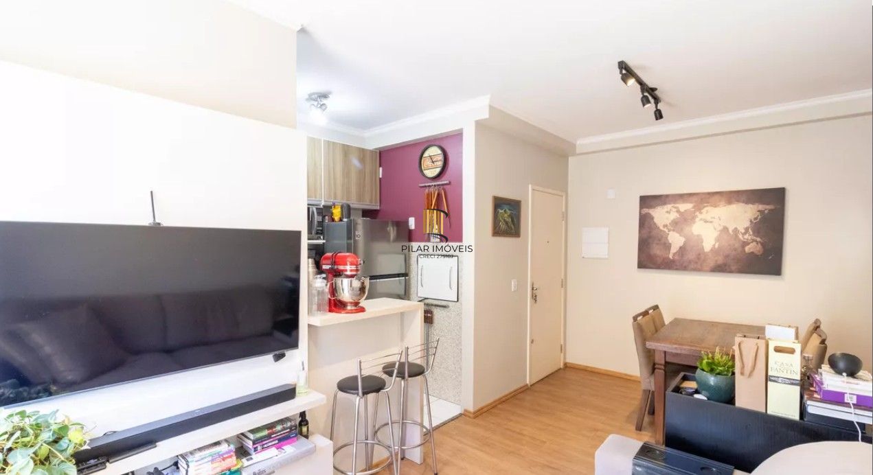 Apartamento de 2 dormitórios com 1 vaga de garagem escriturada, na Rua Dom Vital, Bairro Glória.