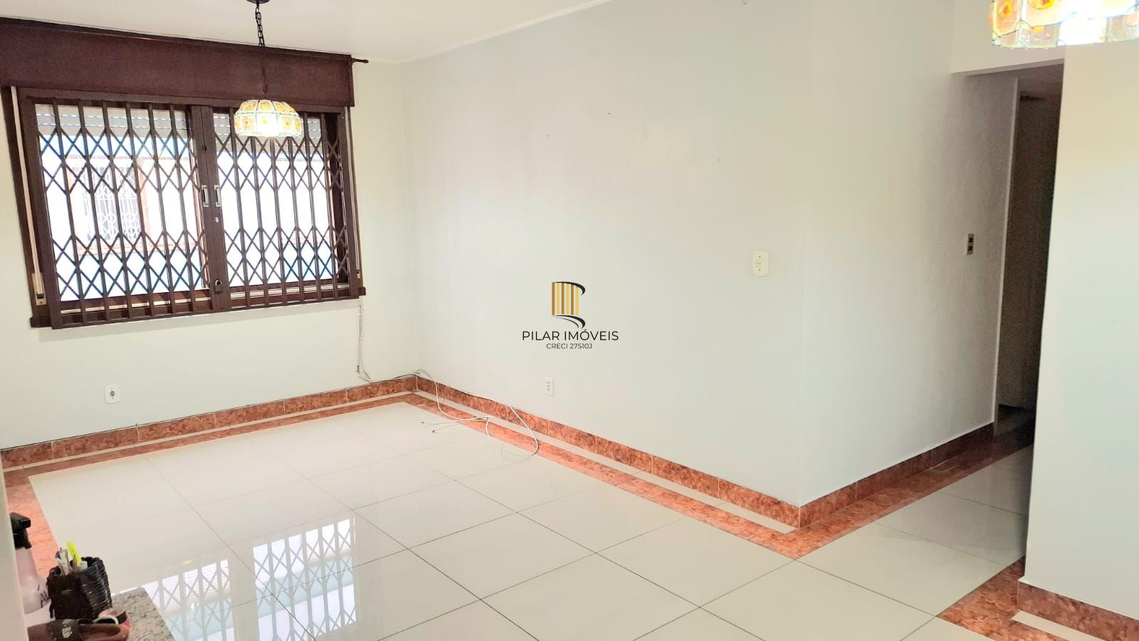 APTO 3 DORM COM DEPENDENCIA EMPREGADA