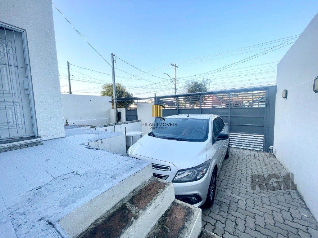 Casa de 2 dormitórios no bairro Jardim Sabará