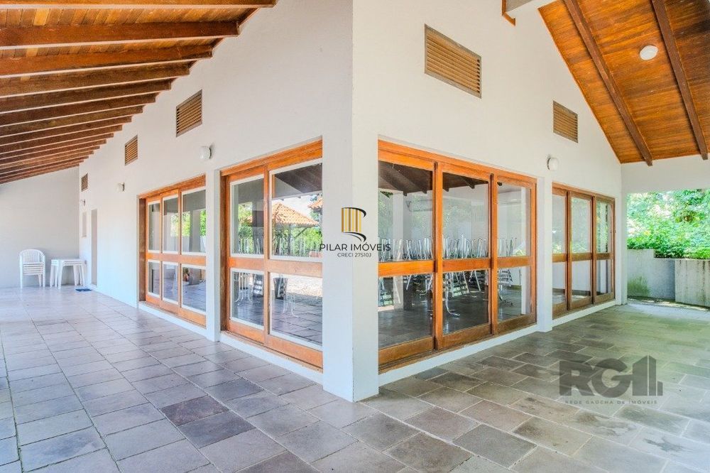 Apartamento 2 dormitórios, 1 vaga coberta no Bairro Teresópolis.