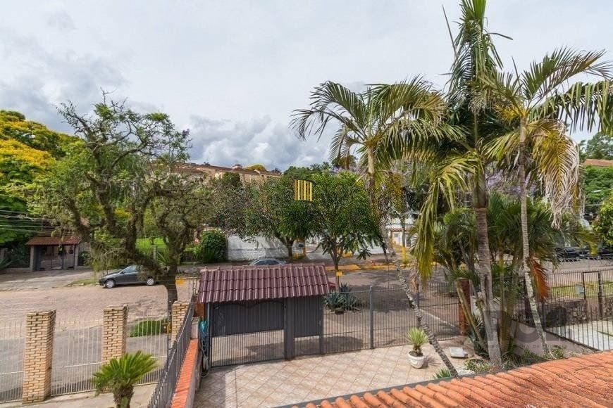CASA PRÓXIMA AO PONTAL, com 5 vagas, 3 dormitórios!
