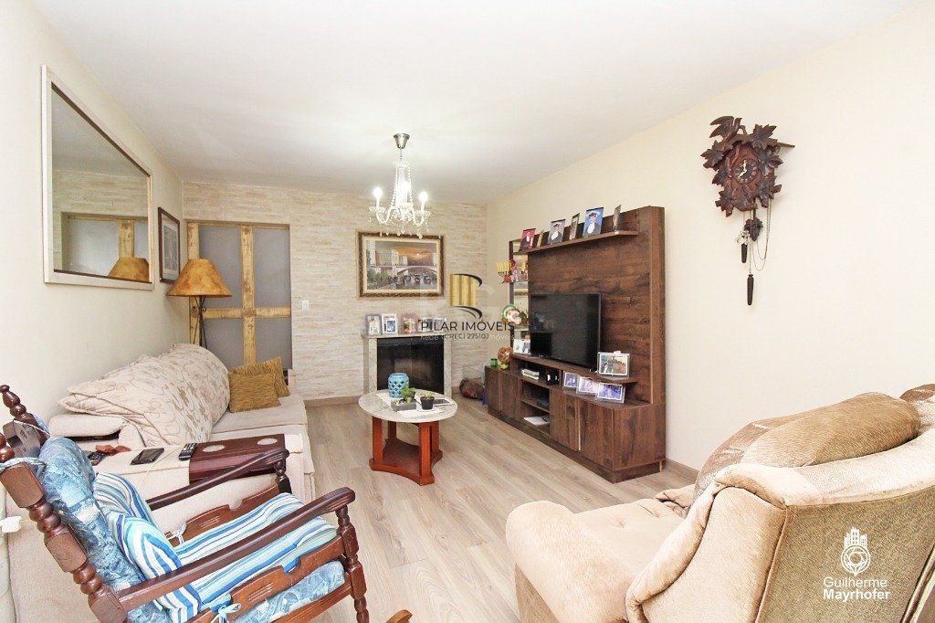 Casa para Venda - 220m², 2 dormitórios, sendo 2 suites, 3 vagas - Teresópolis