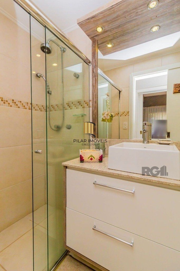 Excelente cobertura de 182m² com 3 dormitórios e 2 vagas.