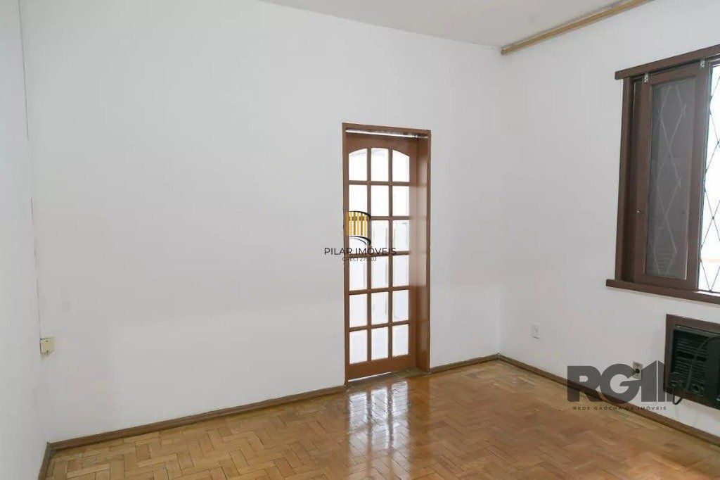 Casa para Venda - 150m², 3 dormitórios, 2 vagas - Teresópolis