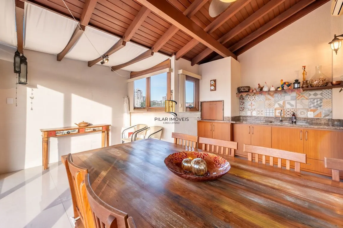 Apartamento de 4 dormitorios á Venda no Passo da Areia - Porto Alegre