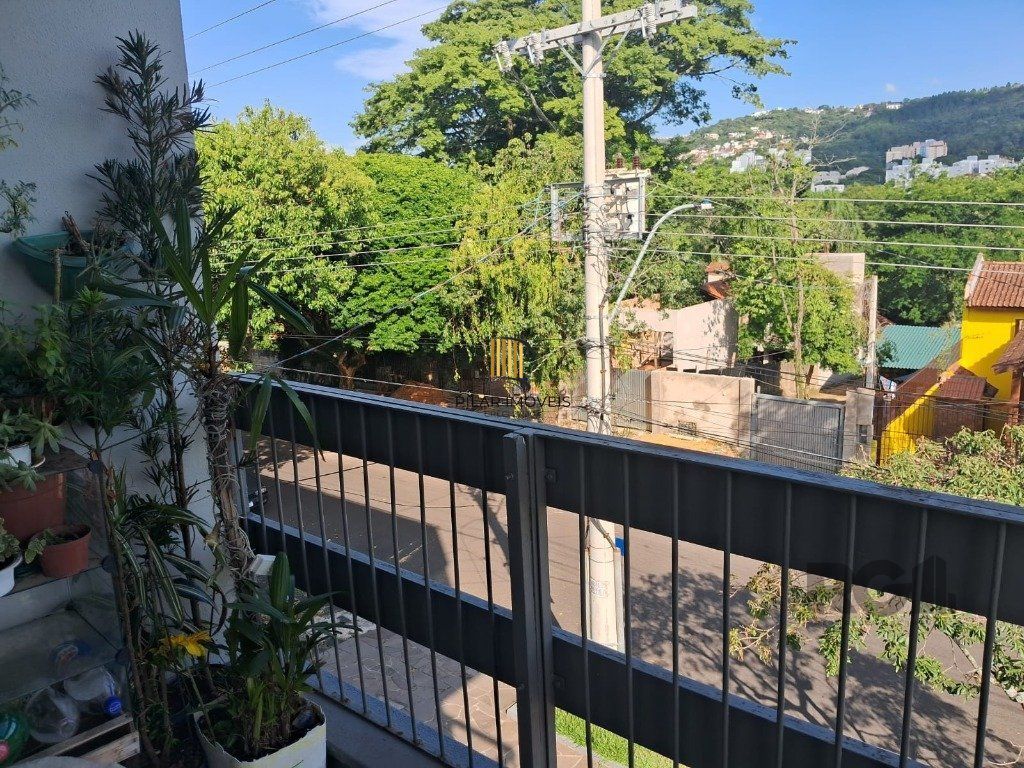 Apartamento de 02 dormitórios com sacada , Teresópolis