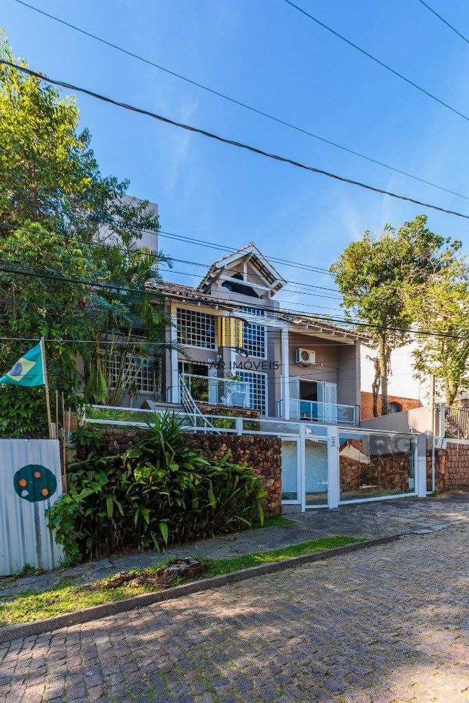 Casa 3 dormitórios no bairro Nonoai
