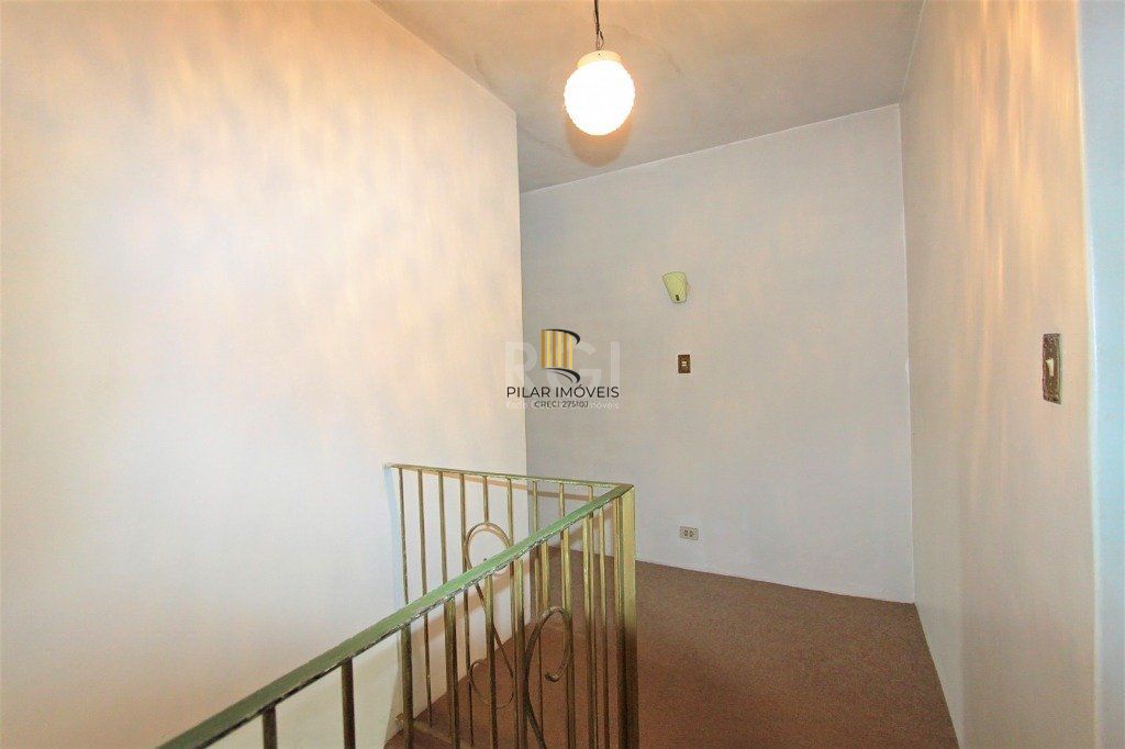 Casa para Venda - 187m², 3 dormitórios, sendo 1 suites, 2 vagas - Jardim São Pedro