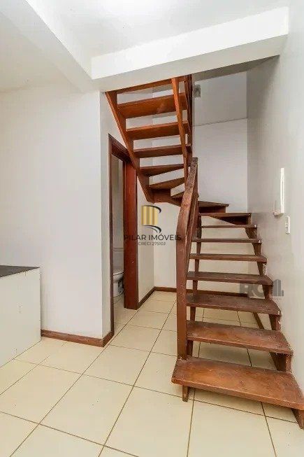 Casa 110m² - 3 dormitórios, 1 vaga no bairro Aberta dos Morros